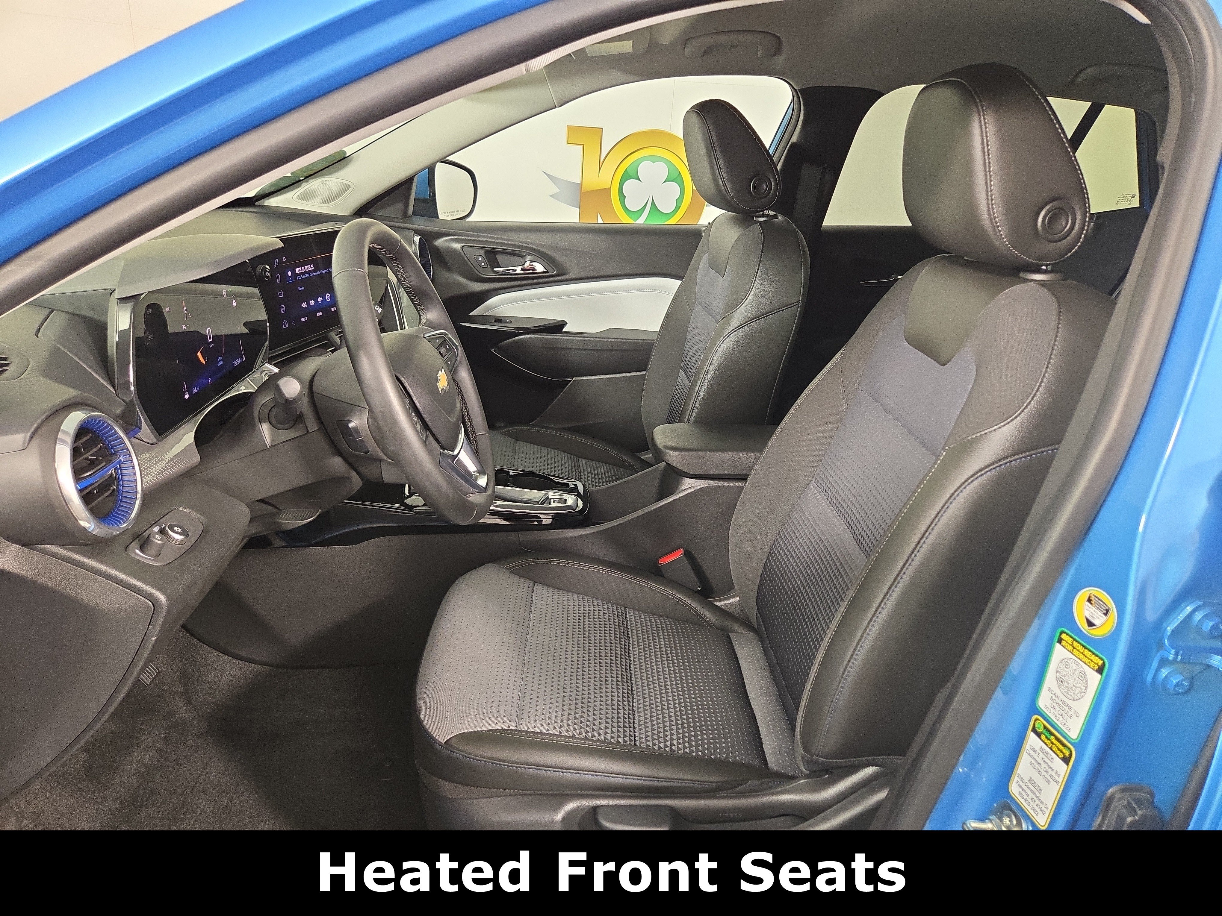 Used 2025 Chevrolet Trax LT w/ LT Convenience Package FWD image 11