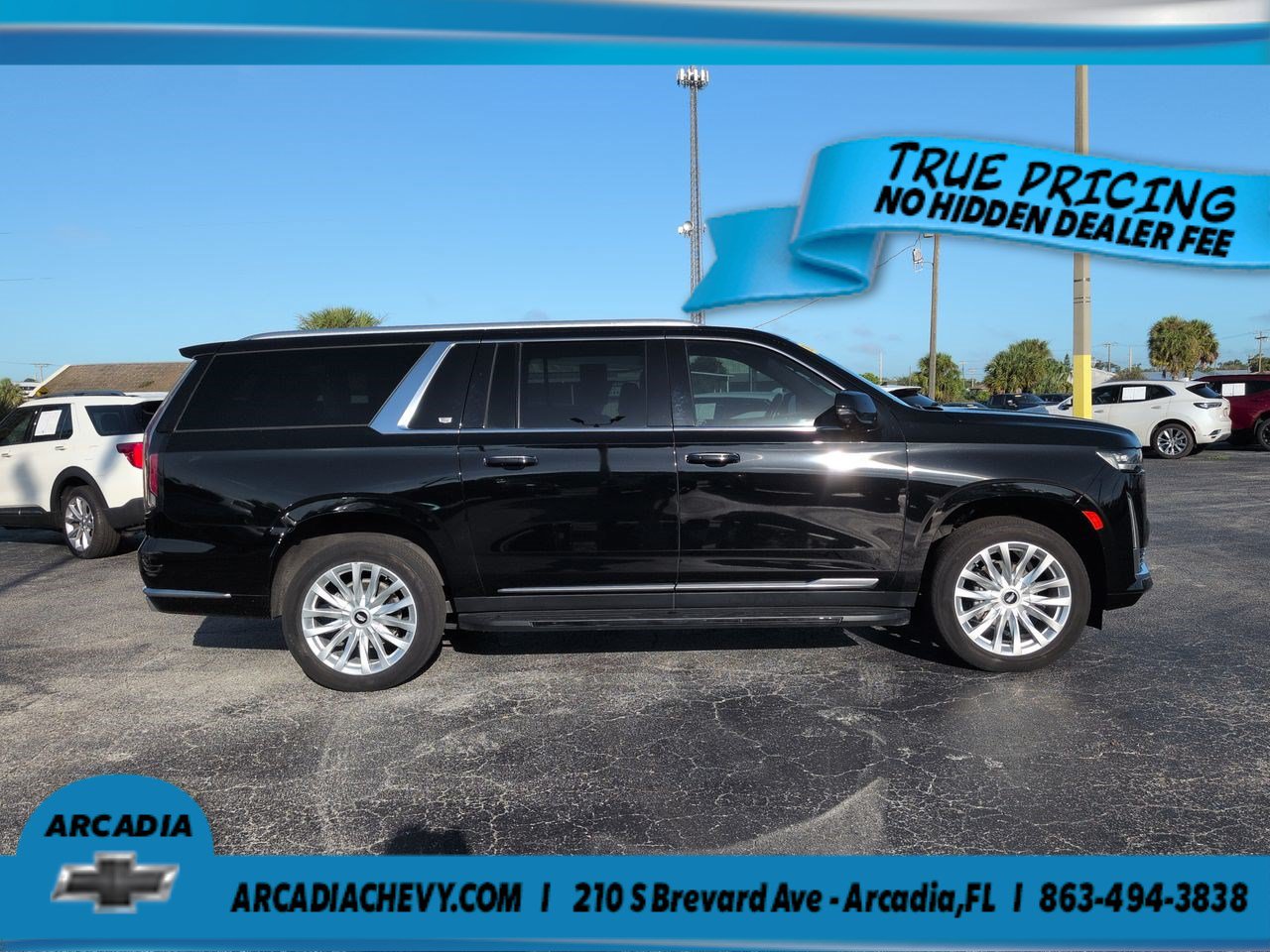 Certified 2023 Cadillac Escalade ESV Luxury RWD image 3
