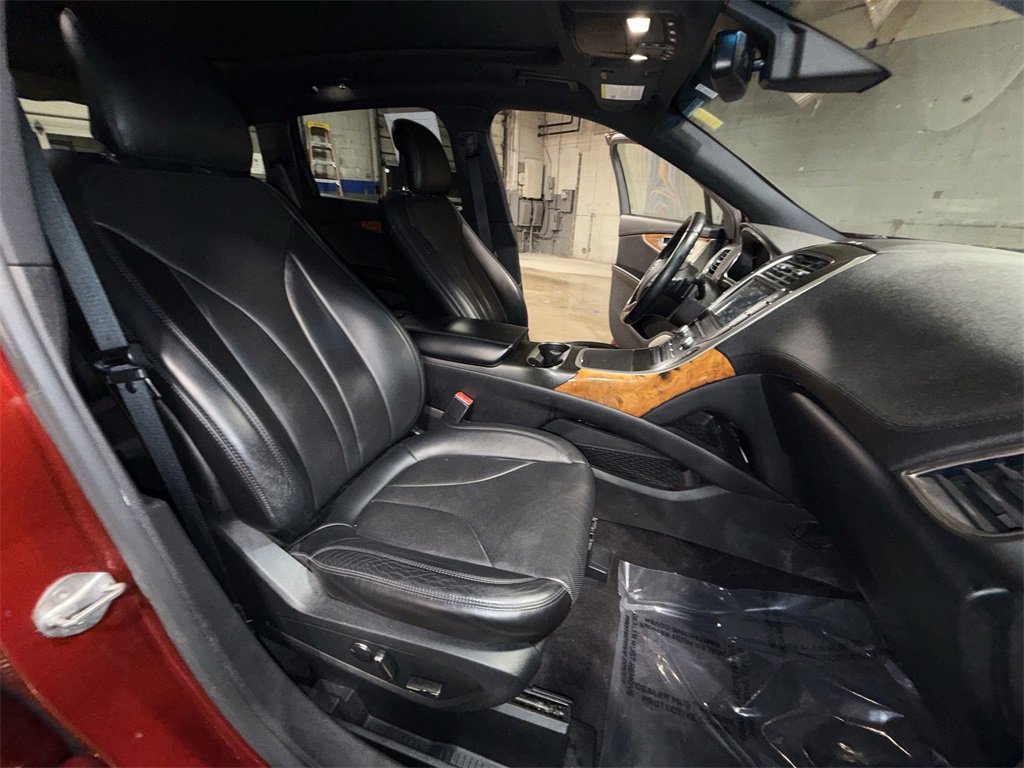 Used 2016 Lincoln MKX Reserve w/ Luxury Package image 26