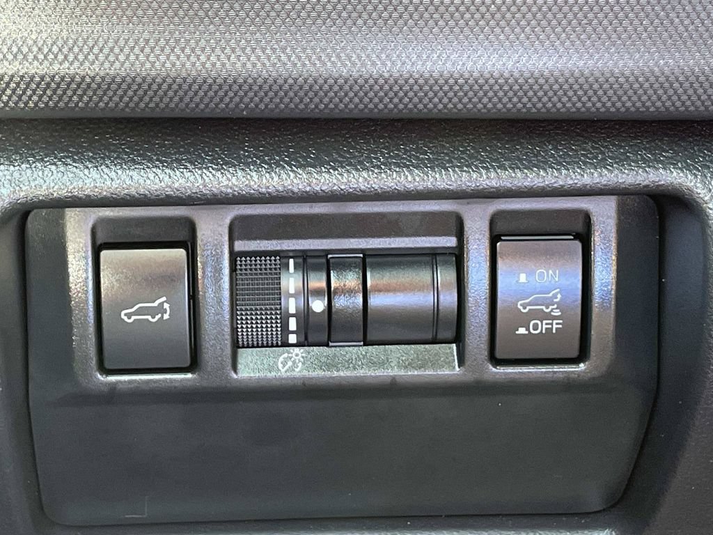 Used 2025 Subaru Forester Touring w/ Popular Package - Touring AWD/4WD image 28
