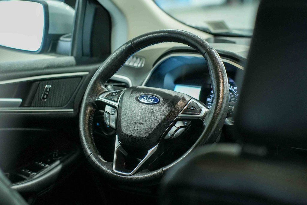 Used 2020 Ford Edge SEL w/ Cold Weather Package image 21