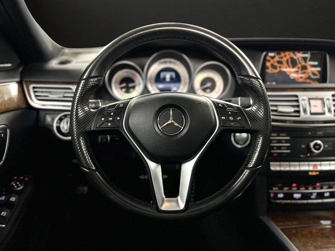 Used 2016 Mercedes-Benz E 400 4MATIC Sedan image 29