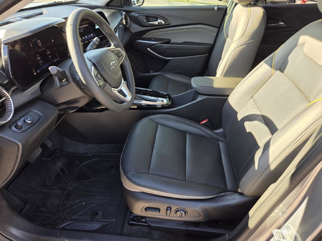 Used 2025 Chevrolet Trax ACTIV w/ Driver Confidence Package FWD image 18