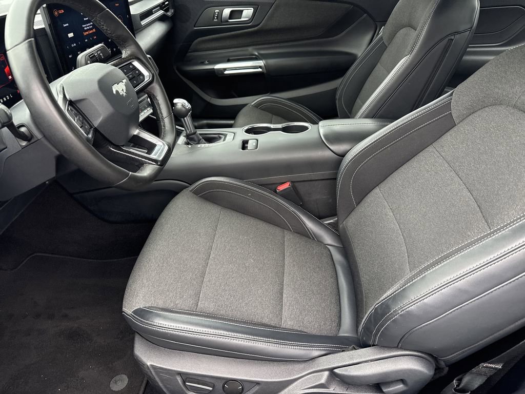 Used 2024 Ford Mustang Coupe RWD image 9
