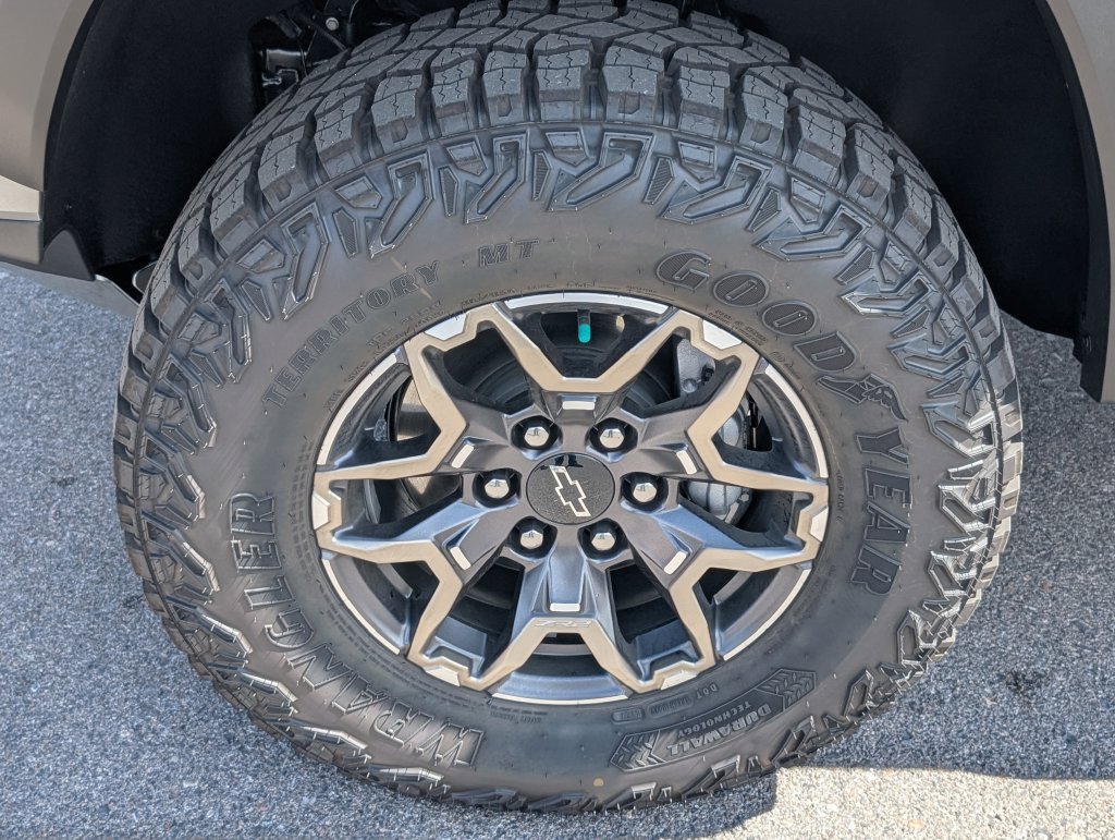 New 2026 Chevrolet Colorado ZR2 AWD/4WD image 23
