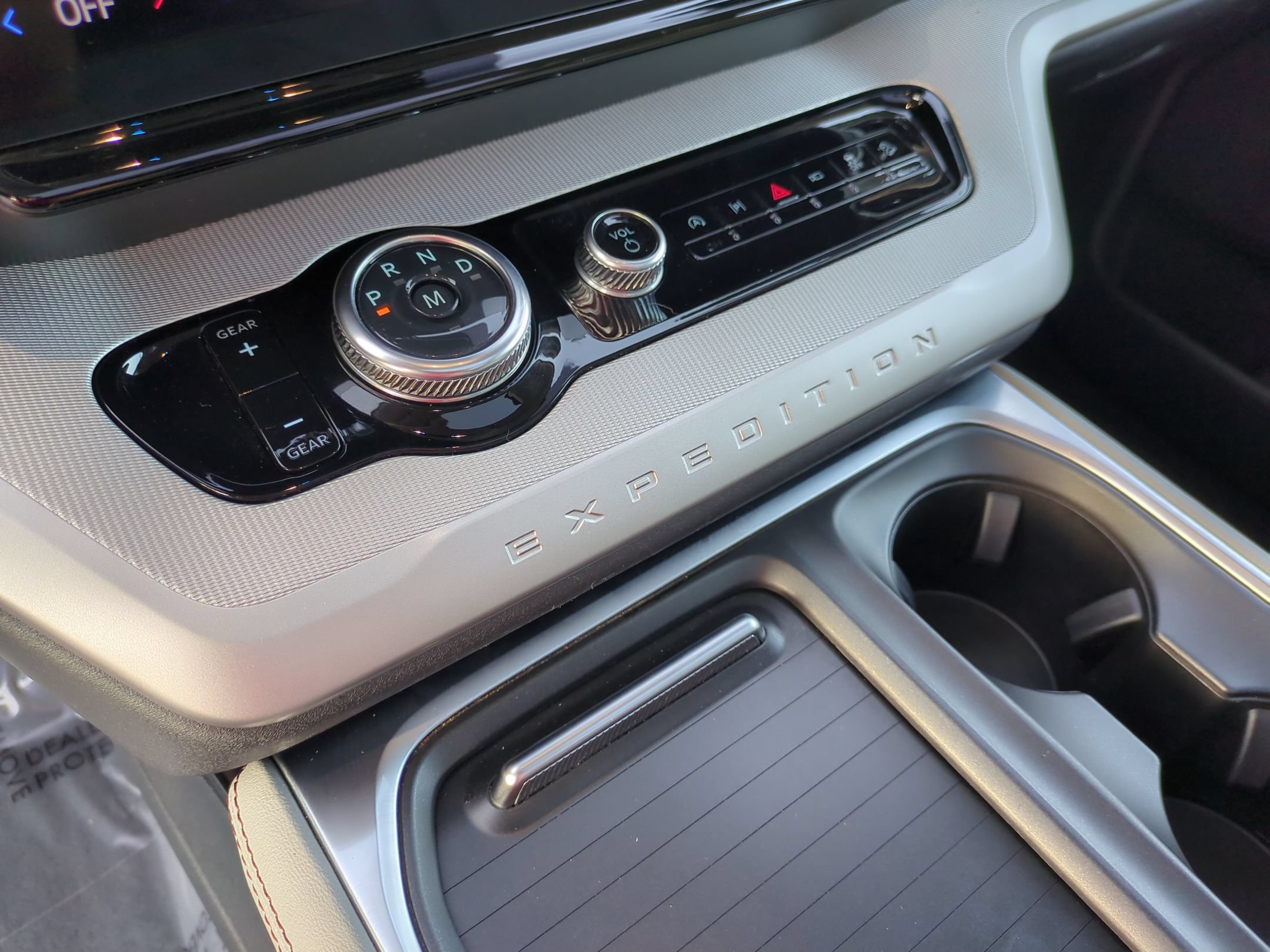 Certified 2025 Ford Expedition Active AWD/4WD image 25