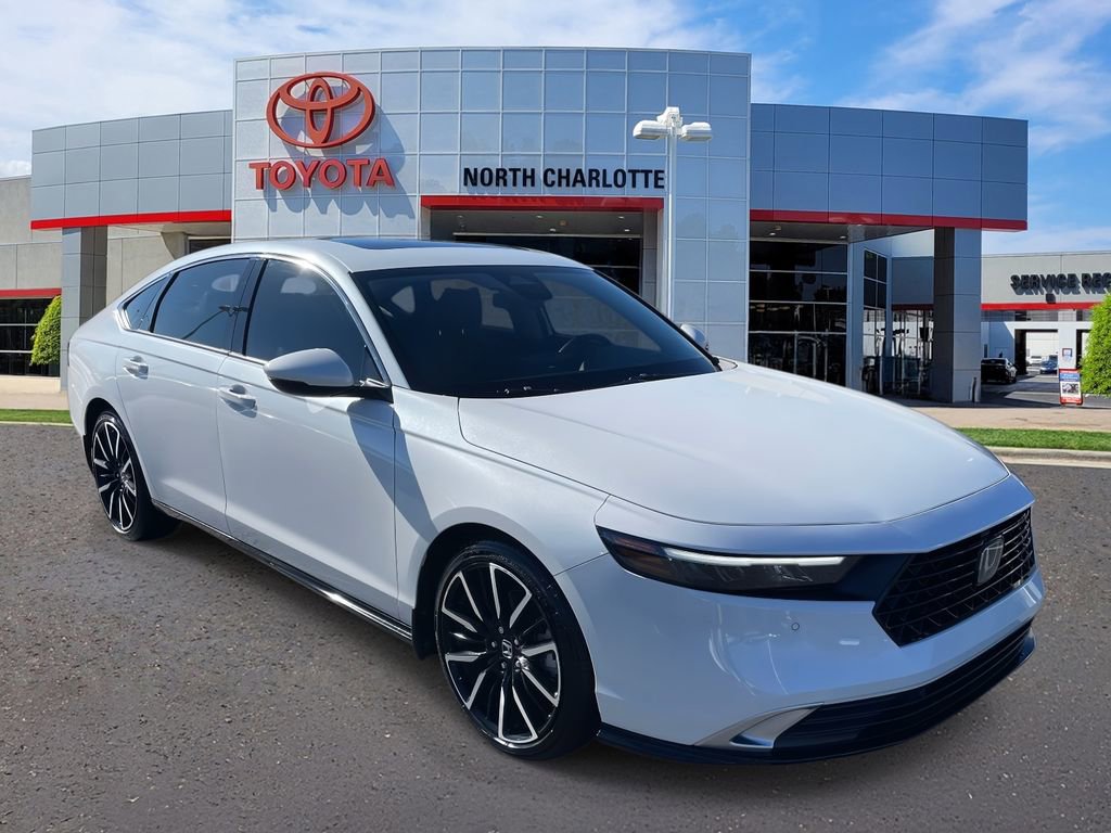 Used 2024 Honda Accord Touring image 1