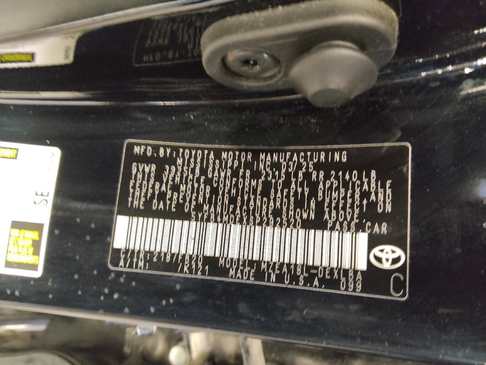 Used 2025 Toyota Corolla LE FWD image 33