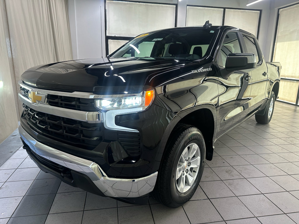 Used 2025 Chevrolet Silverado 1500 LT AWD/4WD image 12