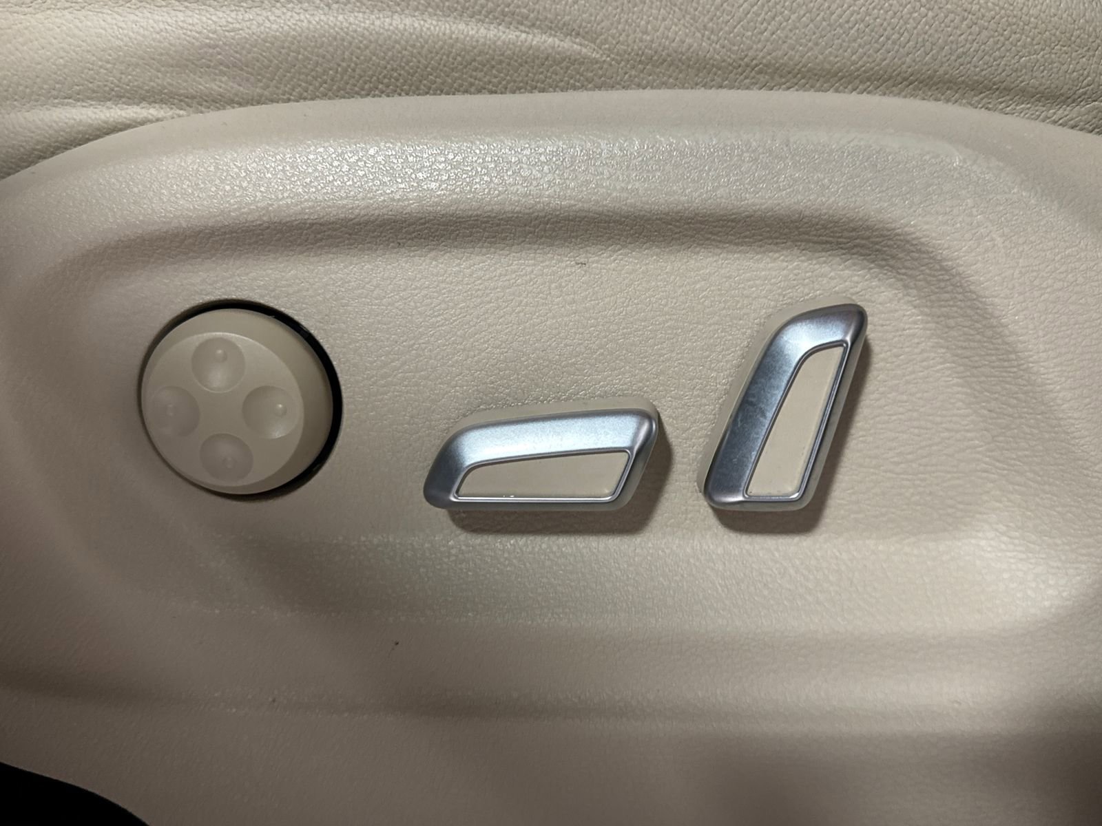 Used 2016 Audi Q5 3.0T Premium Plus w/ Technology Package image 24