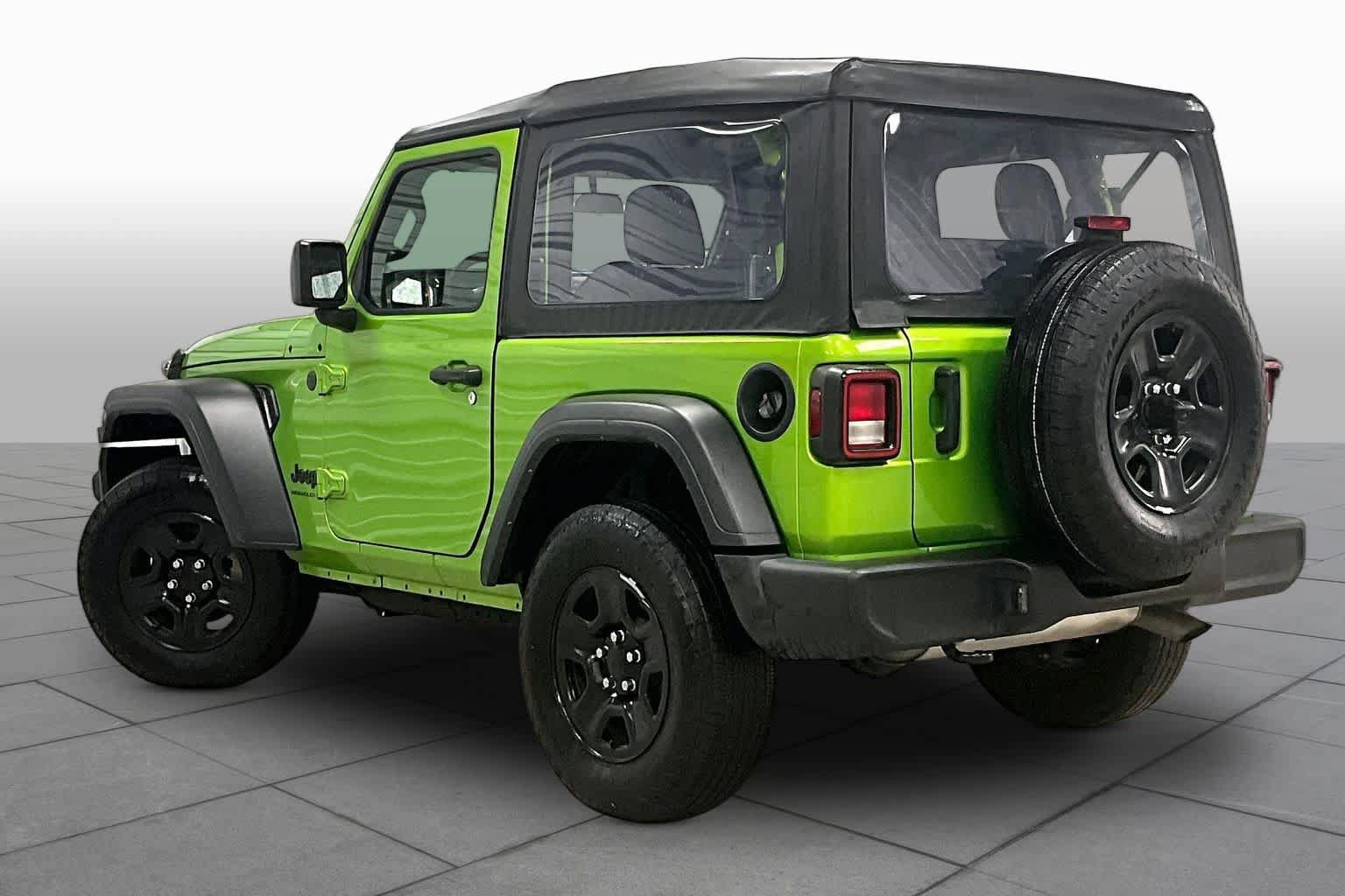 Used 2025 Jeep Wrangler Sport AWD/4WD image 12