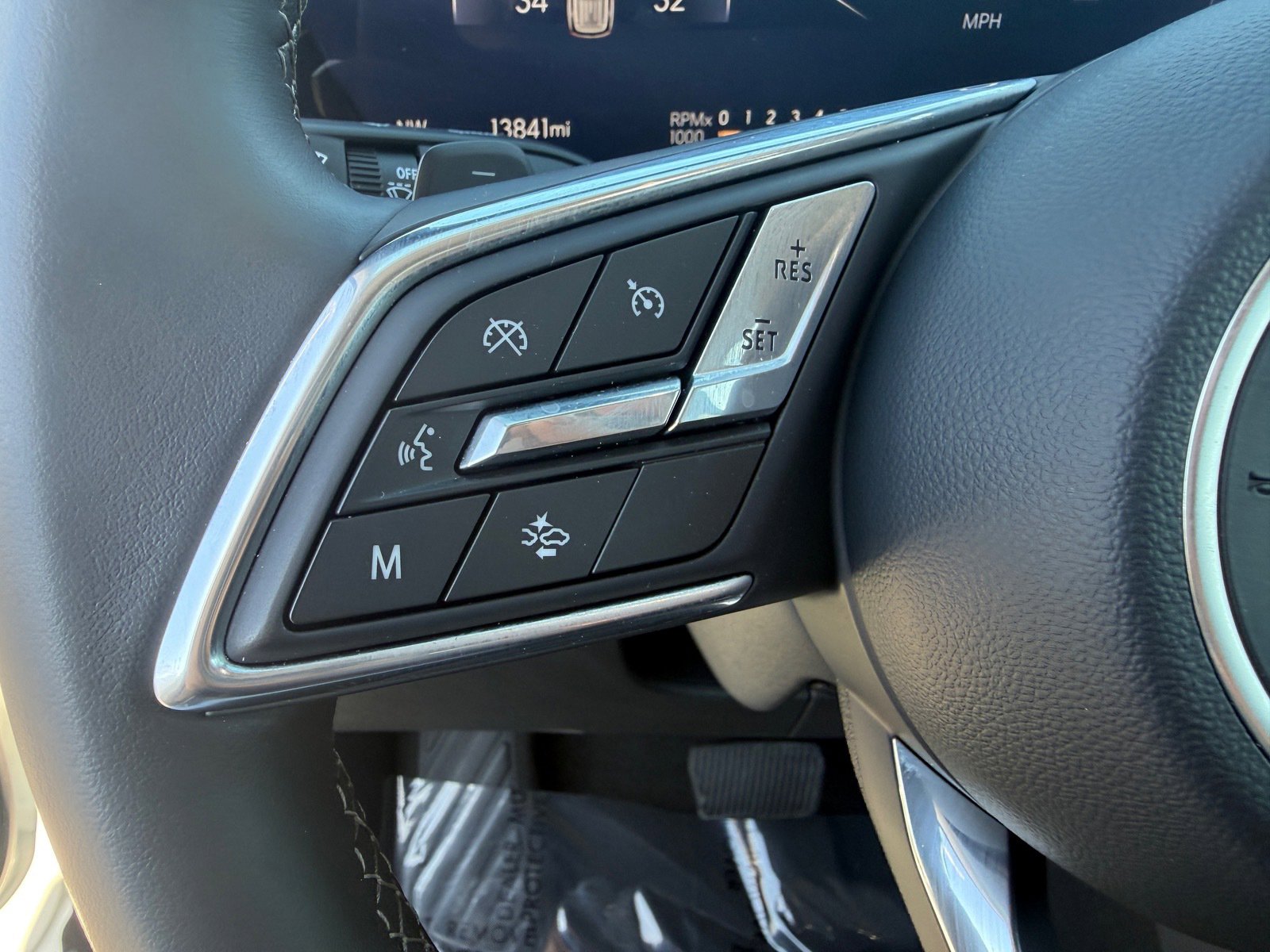 Used 2025 Buick Envision Preferred image 14