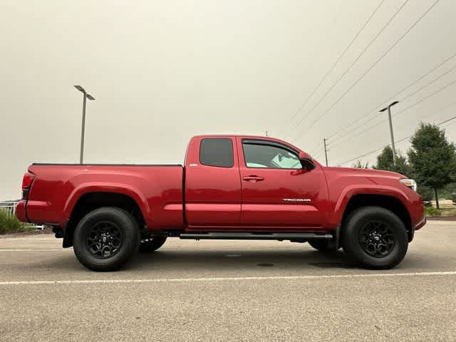 Used 2022 Toyota Tacoma SR5 AWD/4WD image 3