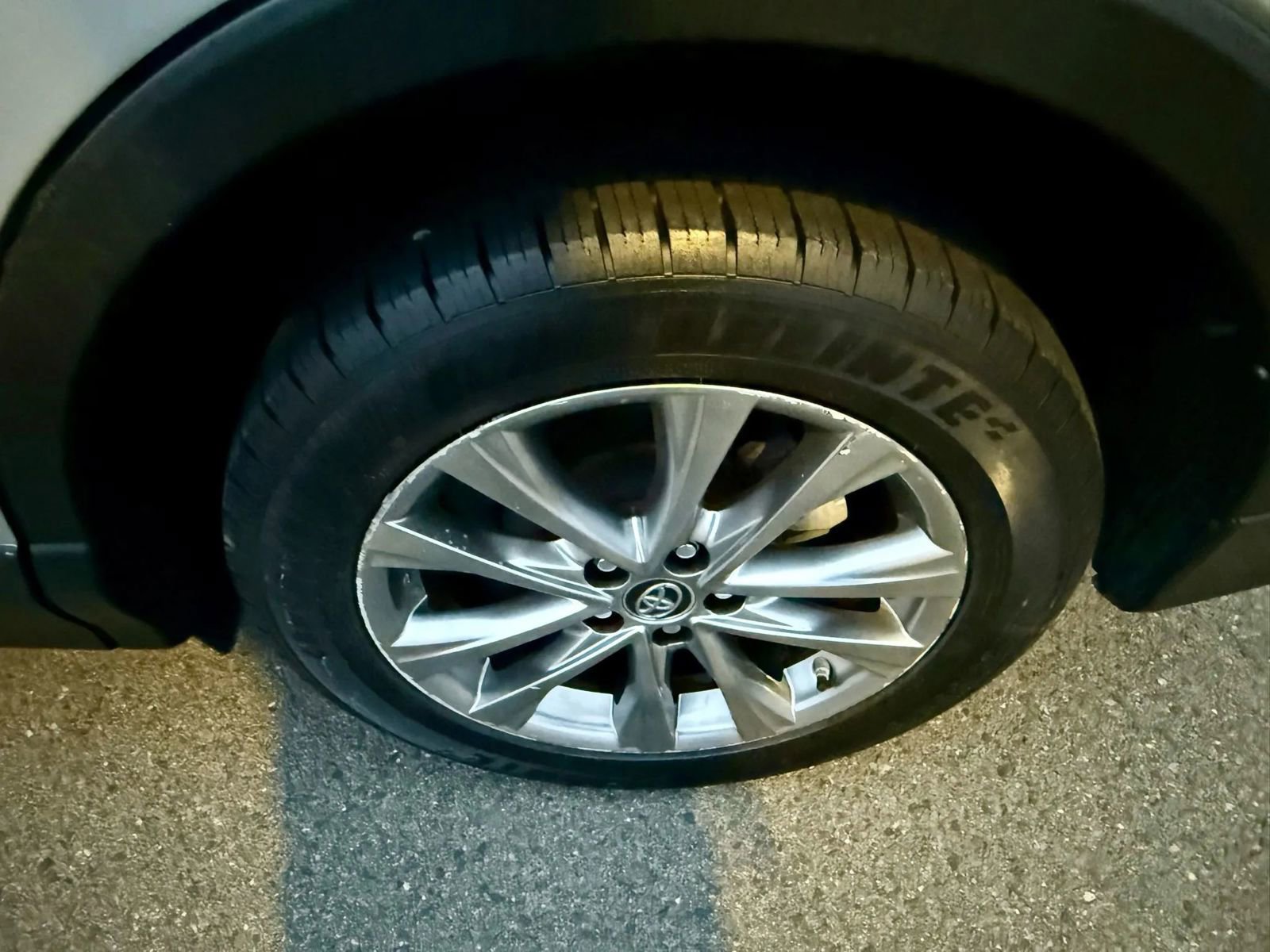 Used 2016 Toyota RAV4 Limited image 18