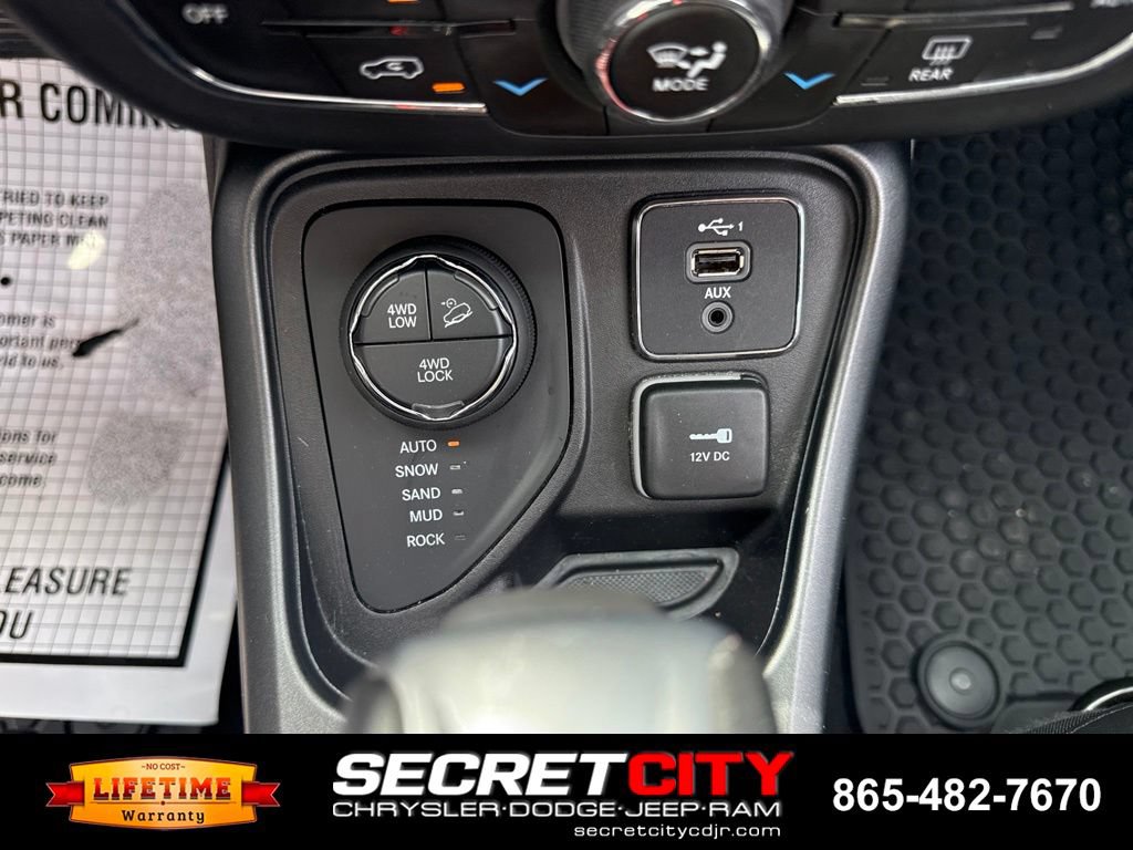 Used 2021 Jeep Compass Trailhawk AWD/4WD image 29