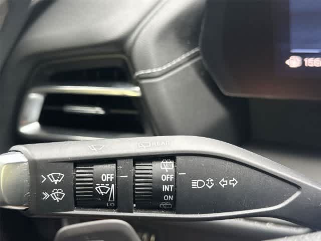 Used 2024 Chevrolet Traverse LT w/ LPO, Floor Liner Package FWD image 23