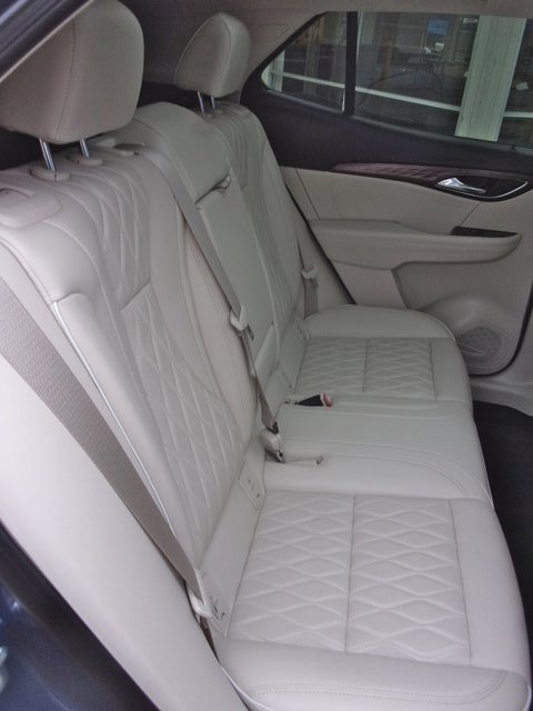 Used 2023 Buick Envision Avenir image 36