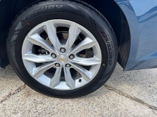 Used 2025 Chevrolet Malibu LT FWD image 14
