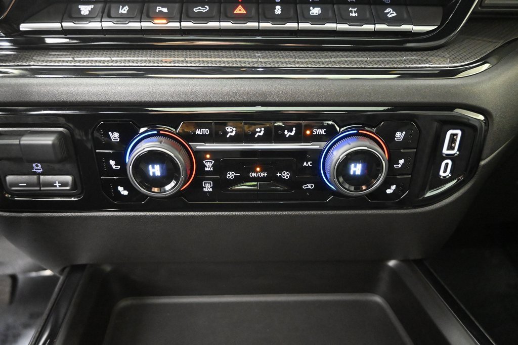 Used 2025 Chevrolet Silverado 2500 ZR2 w/ Technology Package image 30