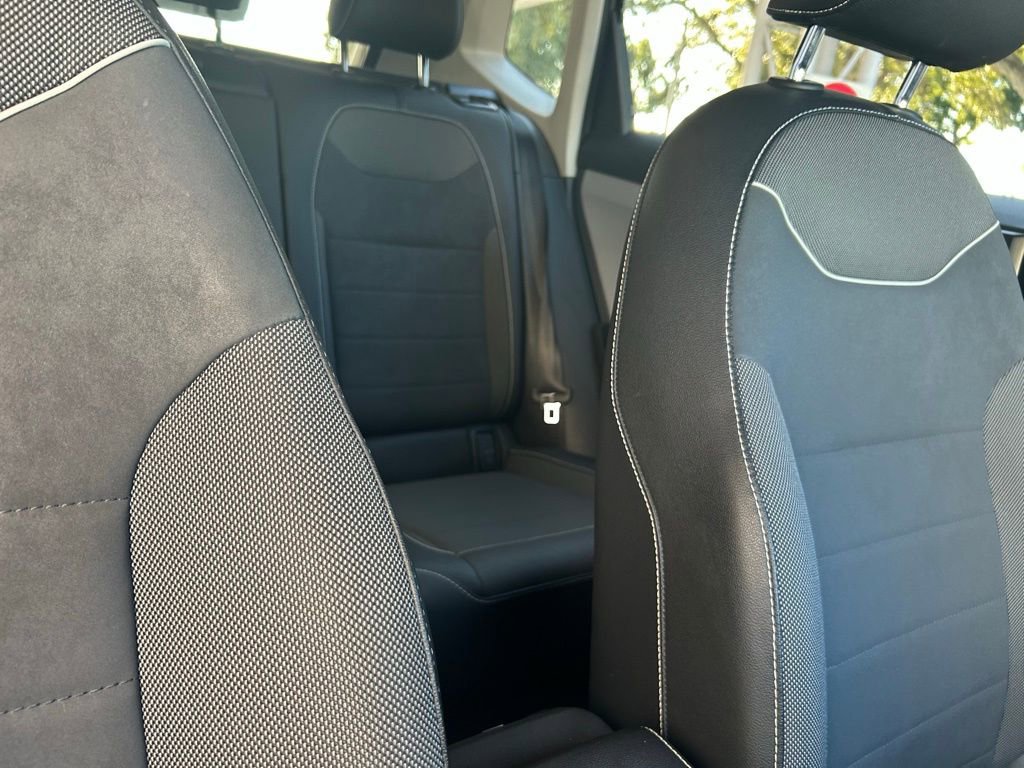 Used 2023 Volkswagen Taos SE image 39