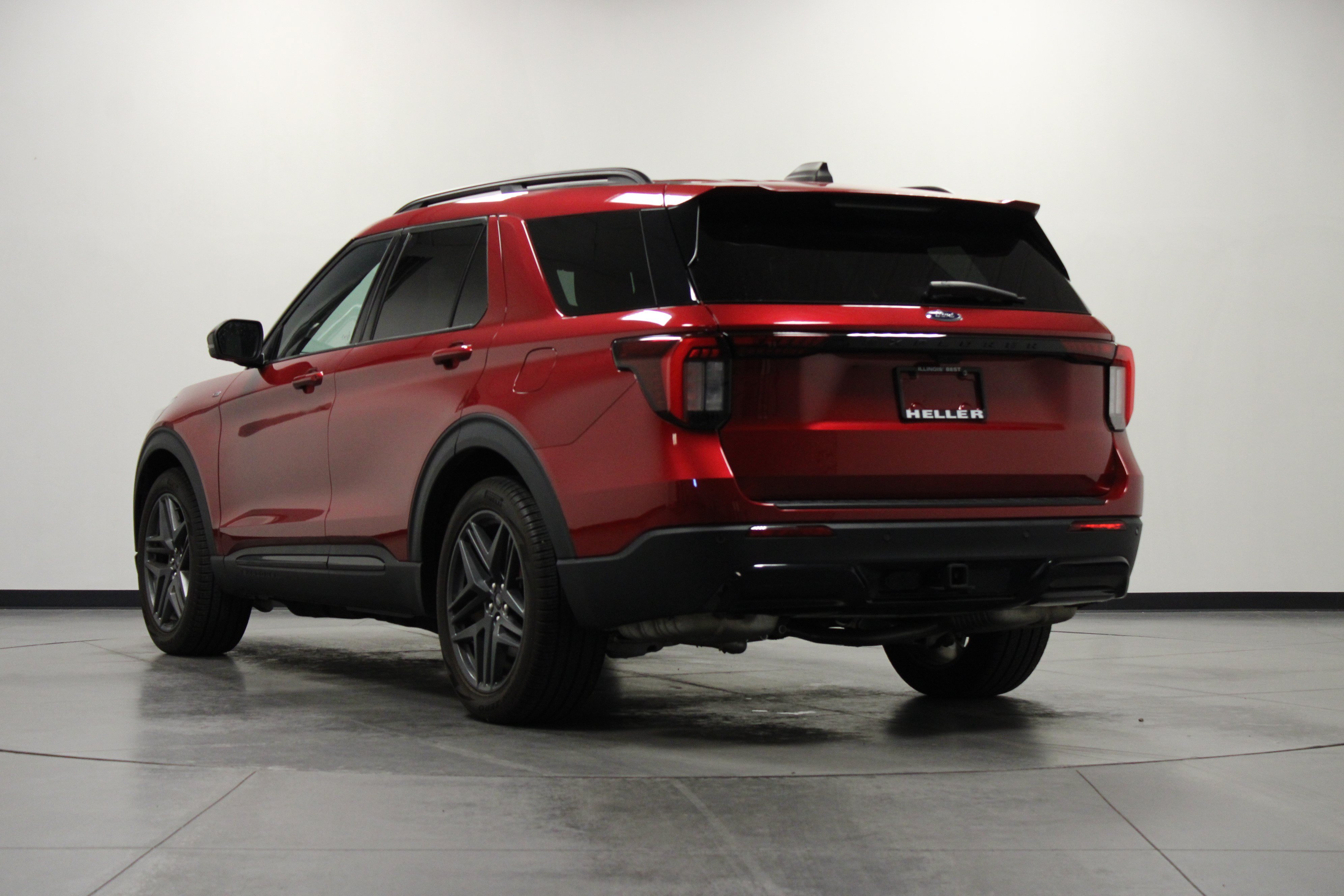 Used 2025 Ford Explorer ST-Line w/ Premium Package RWD image 6