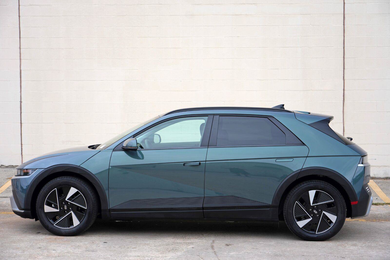 Used 2025 Hyundai Ioniq 5 SEL RWD image 51