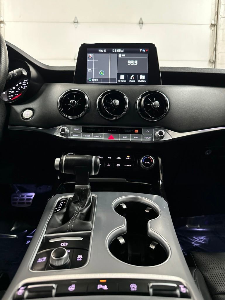 Used 2020 Kia Stinger GT1 AWD/4WD image 24