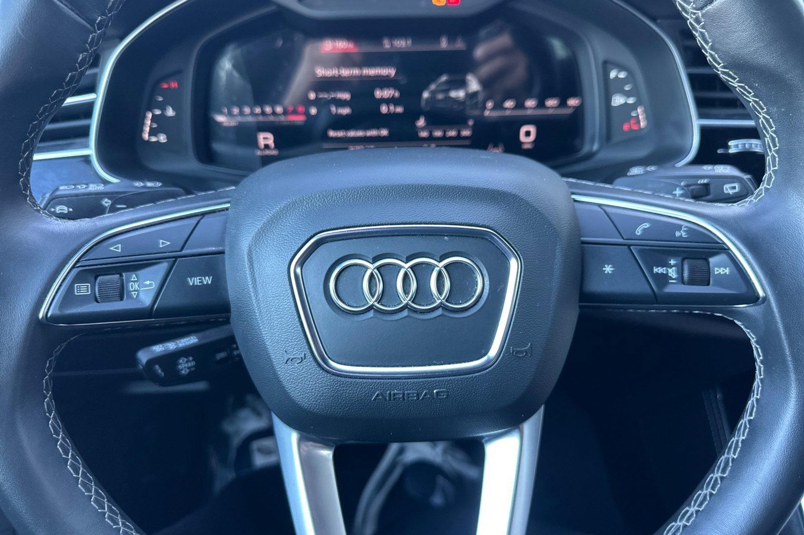 Used 2023 Audi Q8 Prestige w/ Prestige Package image 17