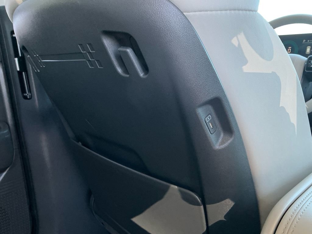 Used 2025 Hyundai Santa Fe SEL AWD/4WD image 23