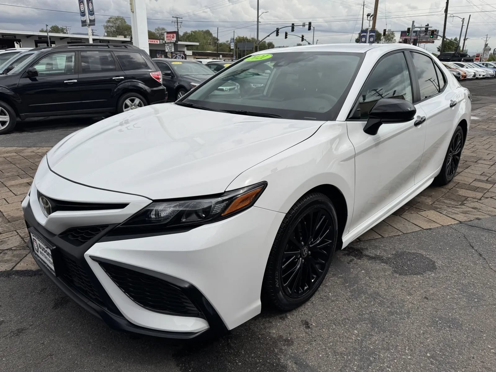 Used 2021 Toyota Camry SE FWD image 6