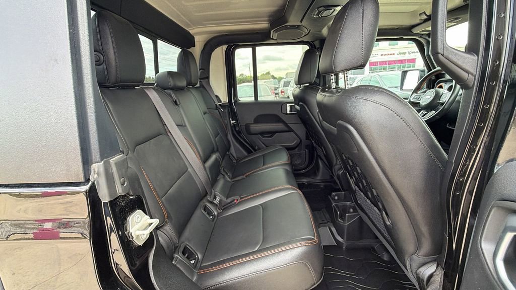 Used 2023 Jeep Gladiator Mojave w/ Cold Weather Group AWD/4WD image 29