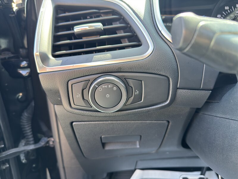 Used 2015 Ford Edge Sport FWD image 23