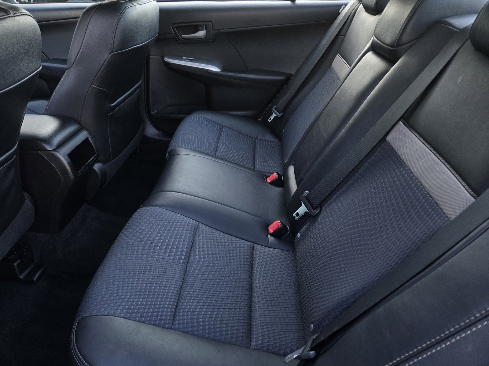 Used 2013 Toyota Camry SE image 10