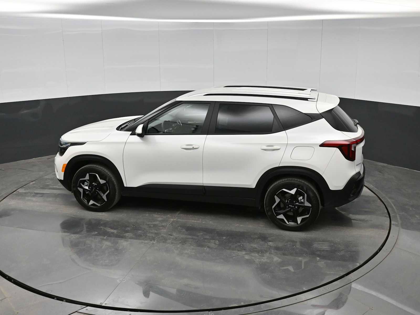 Used 2025 Kia Seltos S image 25