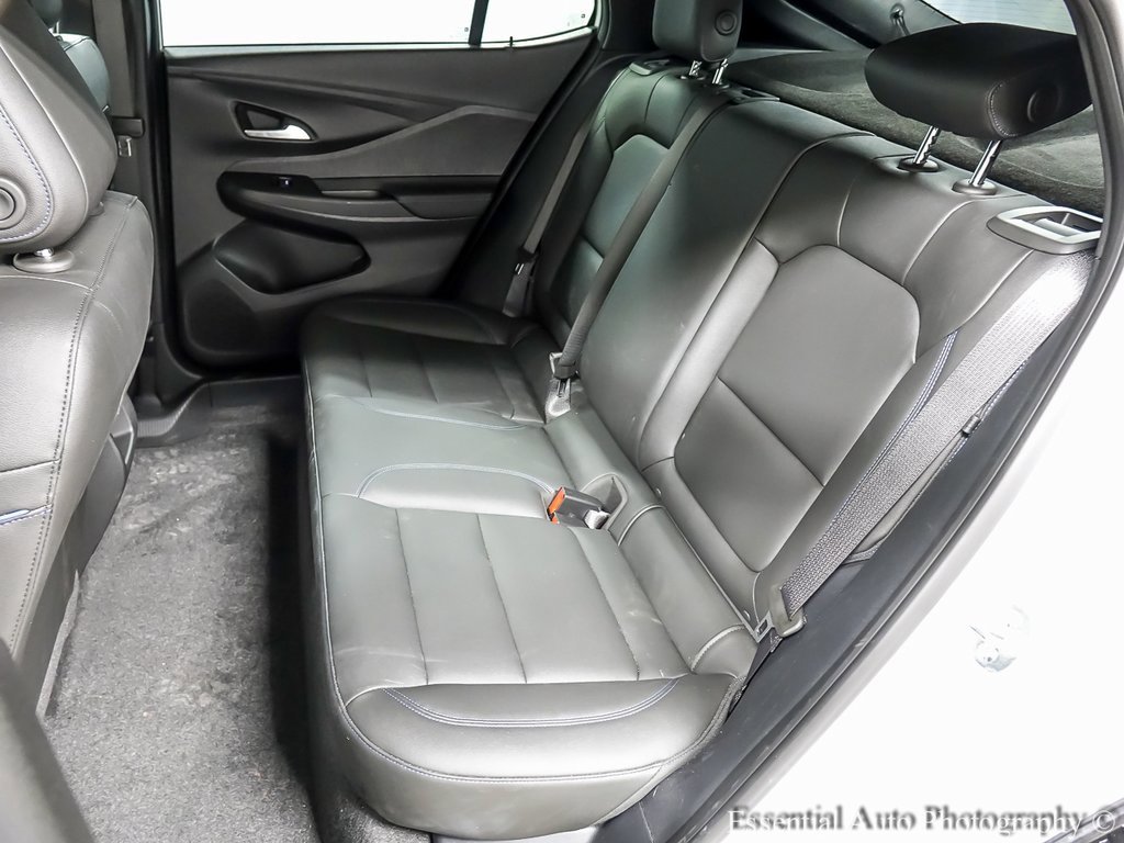 Used 2025 Buick Envista Sport Touring image 11