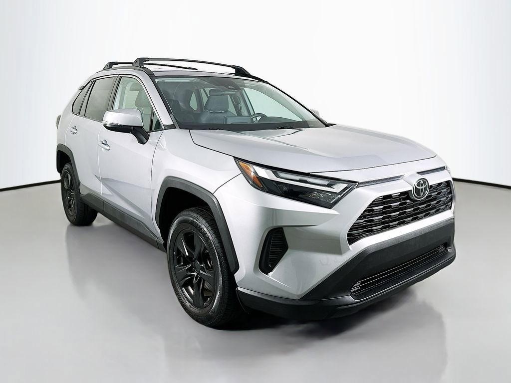 Used 2022 Toyota RAV4 XLE image 7