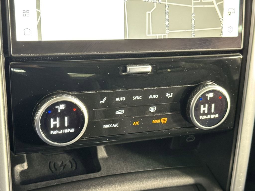 Used 2024 Land Rover Discovery S image 25