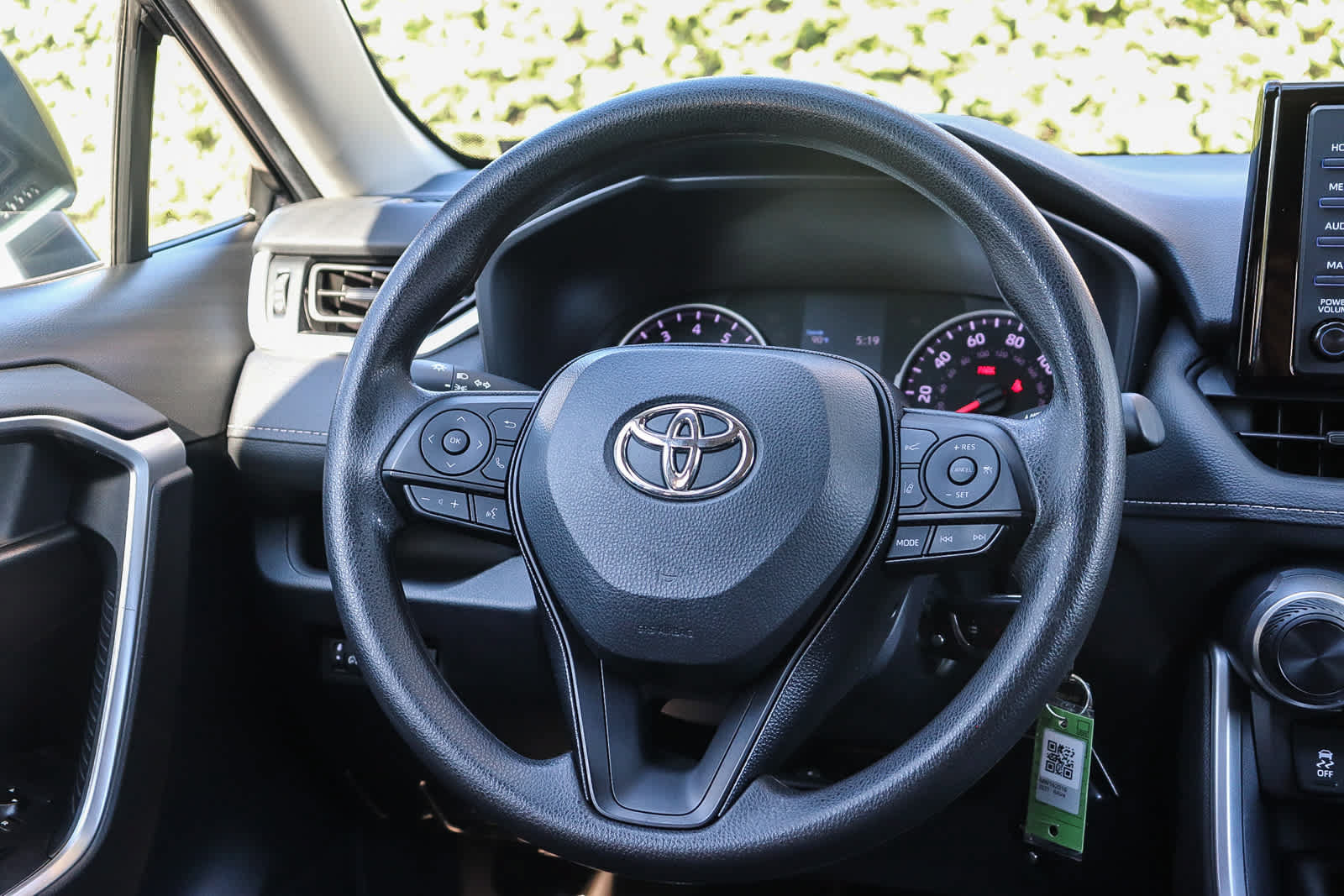 Used 2021 Toyota RAV4 LE AWD/4WD image 15