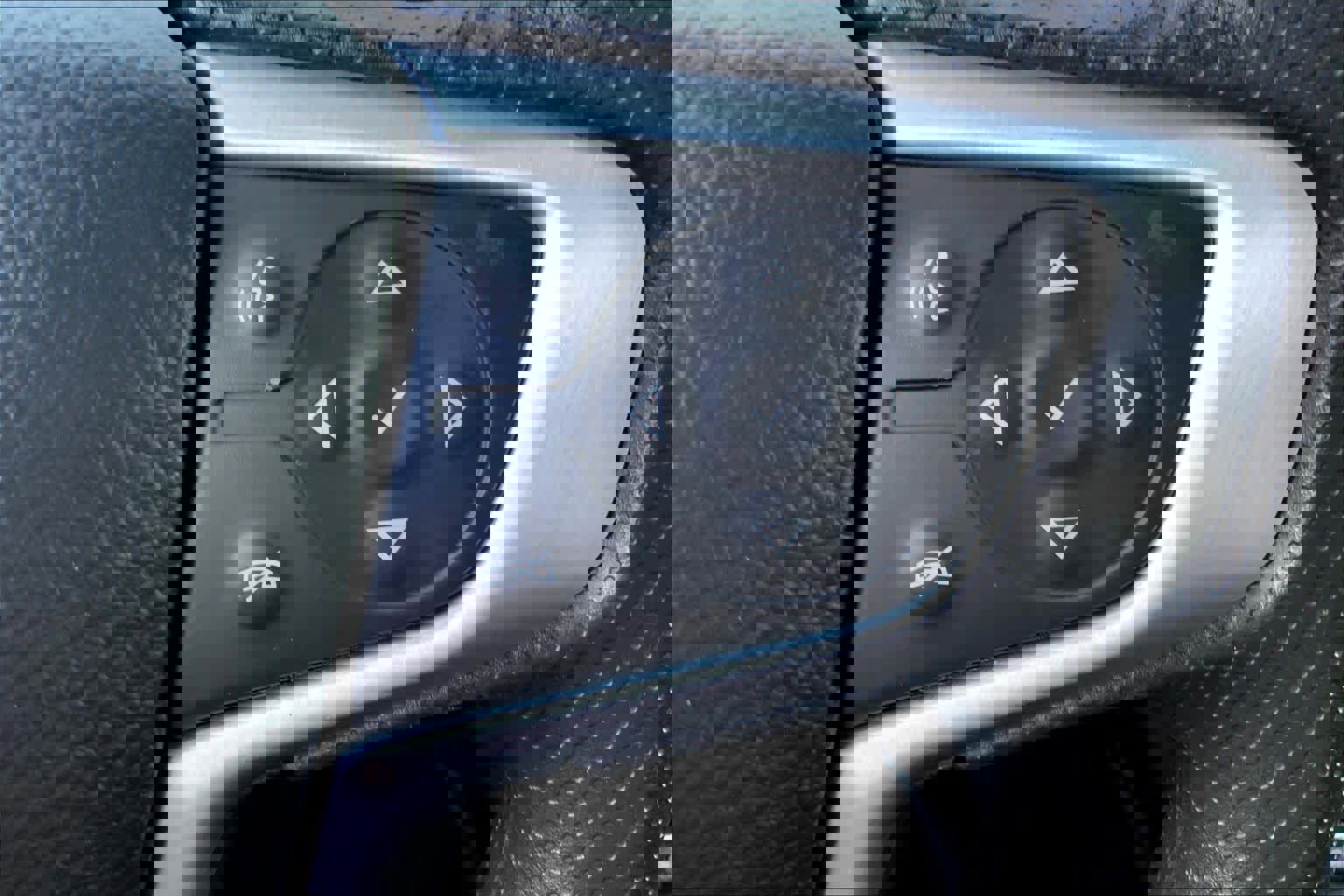 Certified 2023 GMC Acadia SLE w/ Driver Convenience Package image 24