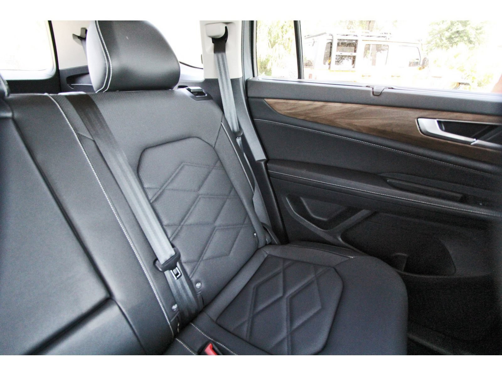 Used 2024 Volkswagen Atlas SE FWD image 12