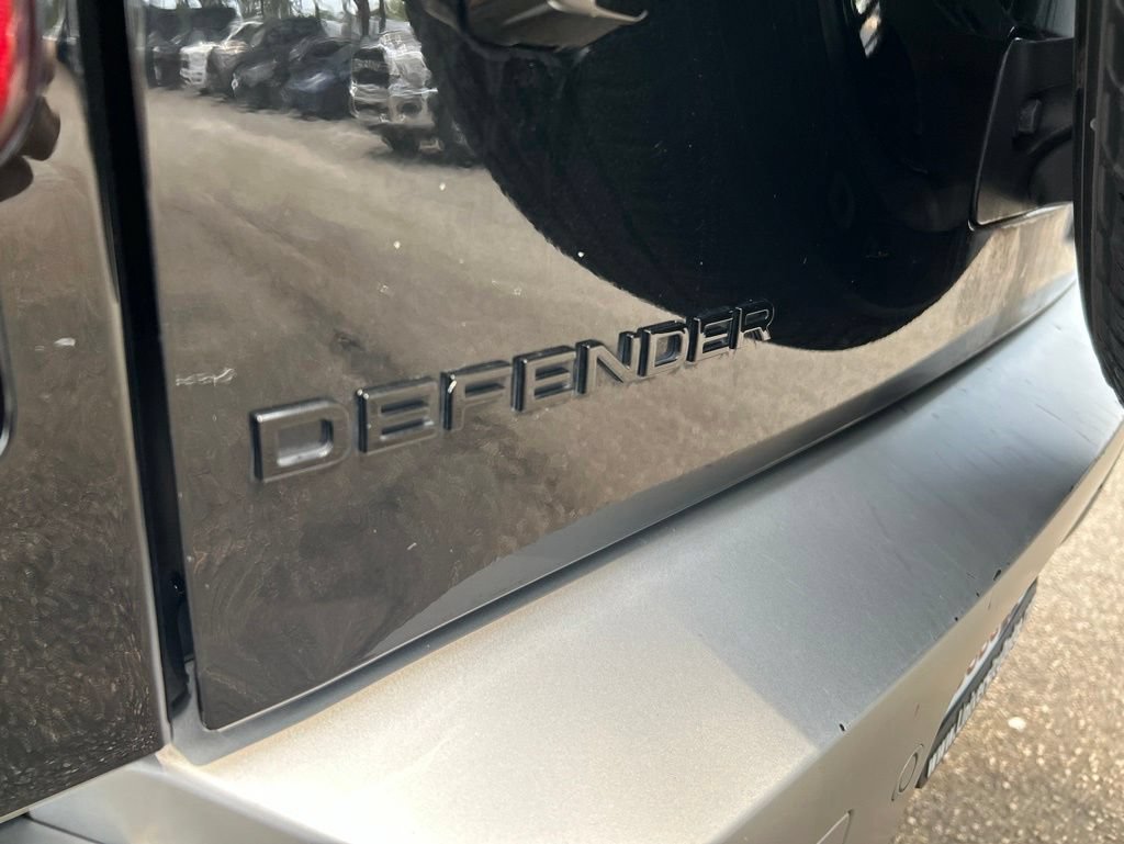 Used 2025 Land Rover Defender 110 S AWD/4WD image 17