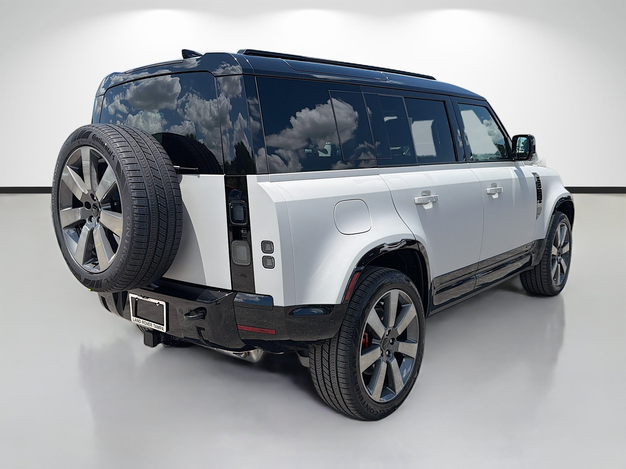 New 2026 Land Rover Defender 110 X AWD/4WD image 5