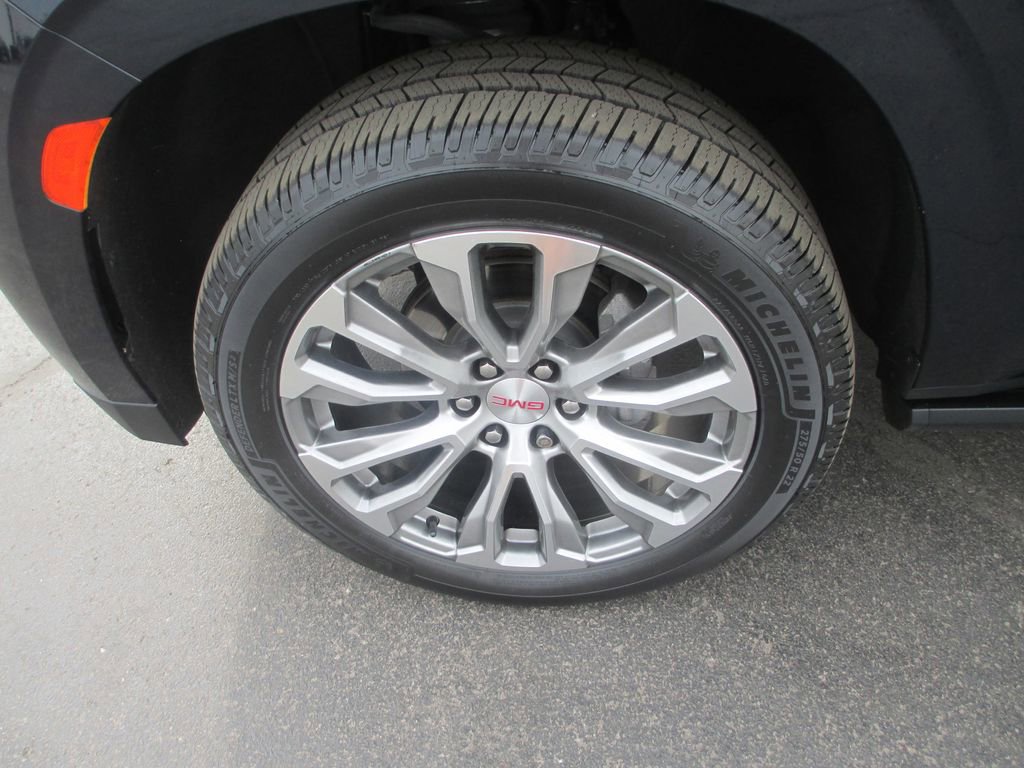 Used 2021 GMC Yukon XL Denali w/ Denali Ultimate Package image 14