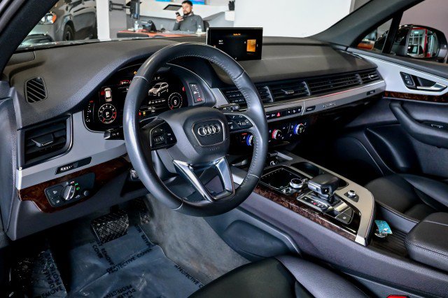 Used 2019 Audi Q7 2.0T Premium w/ Cold Weather Package image 13
