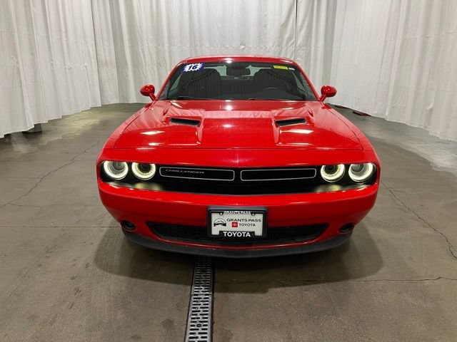 Used 2016 Dodge Challenger SXT RWD image 9