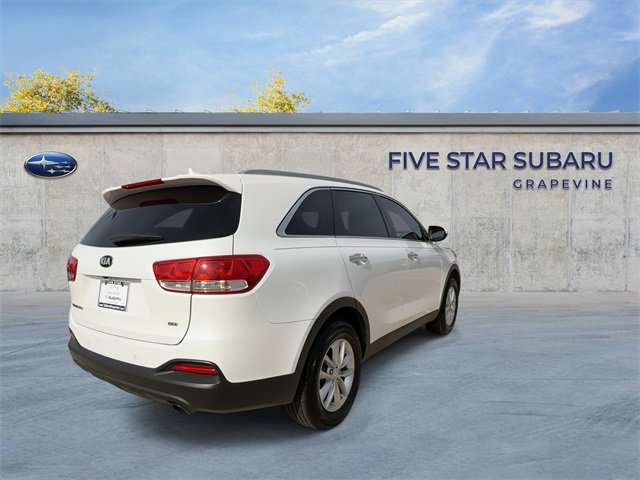 Used 2016 Kia Sorento LX w/ LX Convenience Package image 8