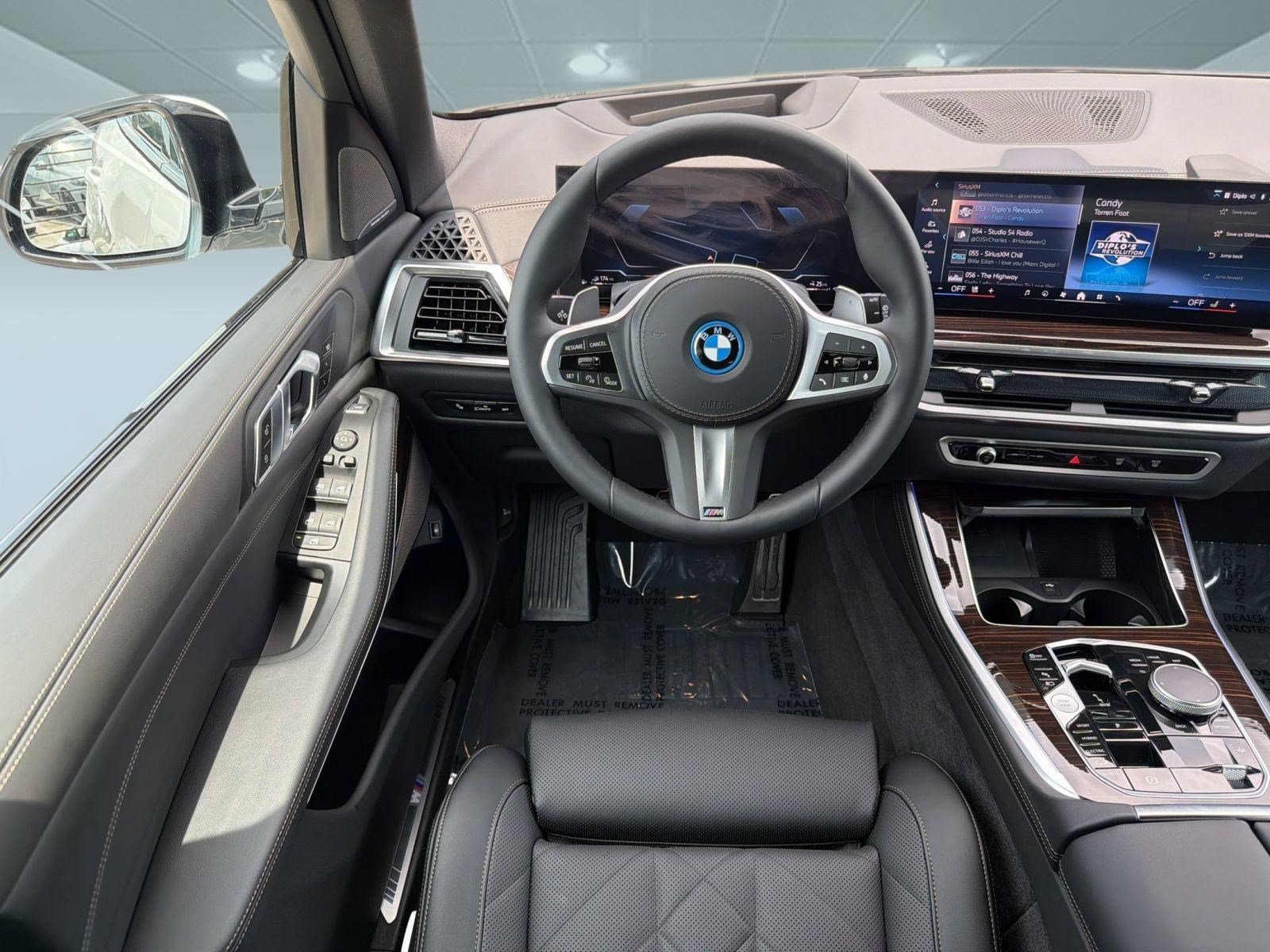 Used 2026 BMW X5 xDrive50e w/ M Sport Package AWD/4WD image 28