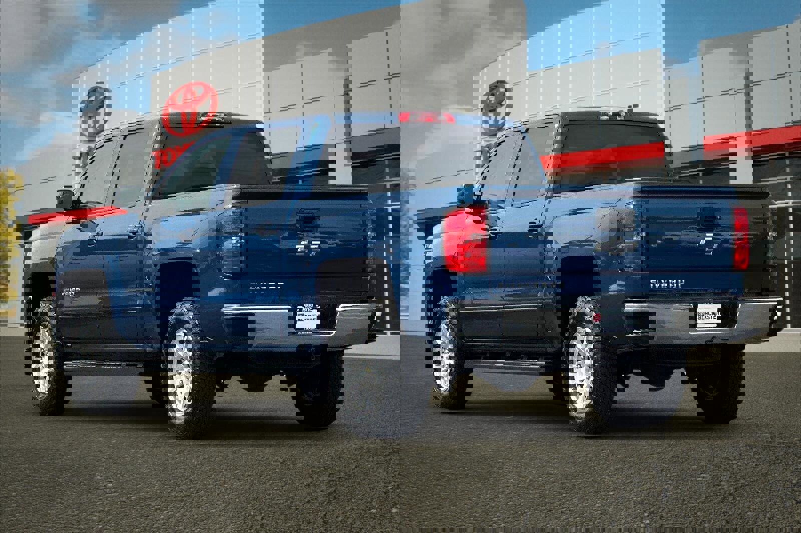 Used 2018 Chevrolet Silverado 1500 LT w/ All Star Edition image 5