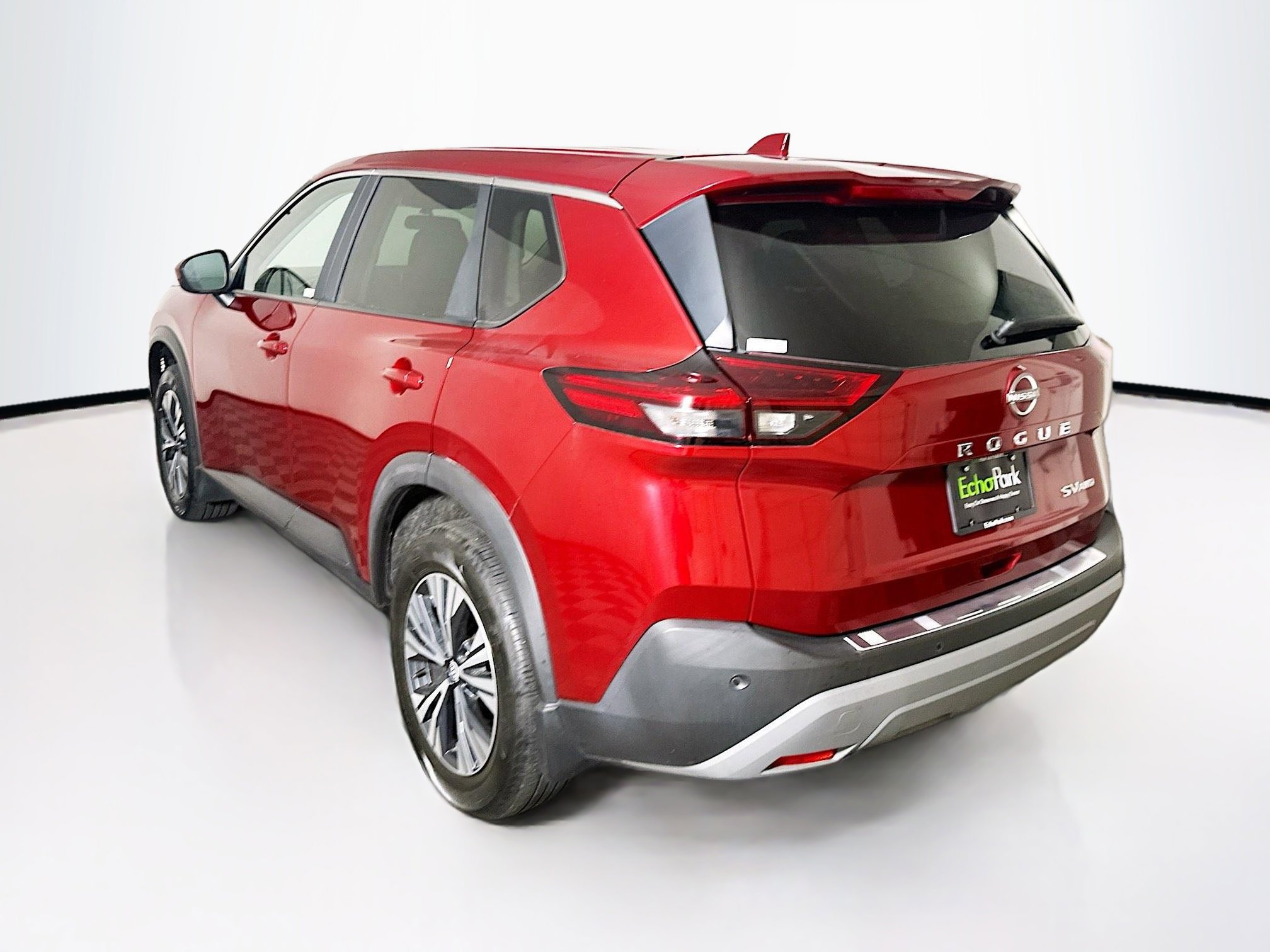 Used 2023 Nissan Rogue SV image 5