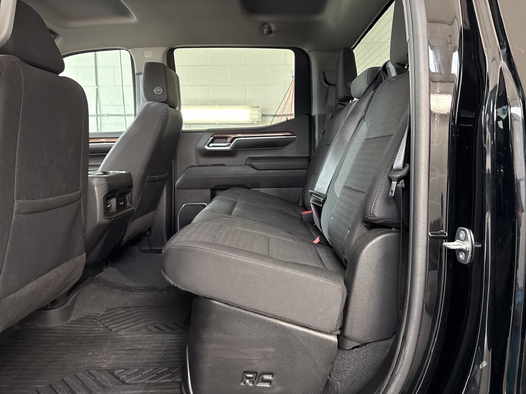 Used 2022 Chevrolet Silverado 1500 LT Trail Boss AWD/4WD image 36
